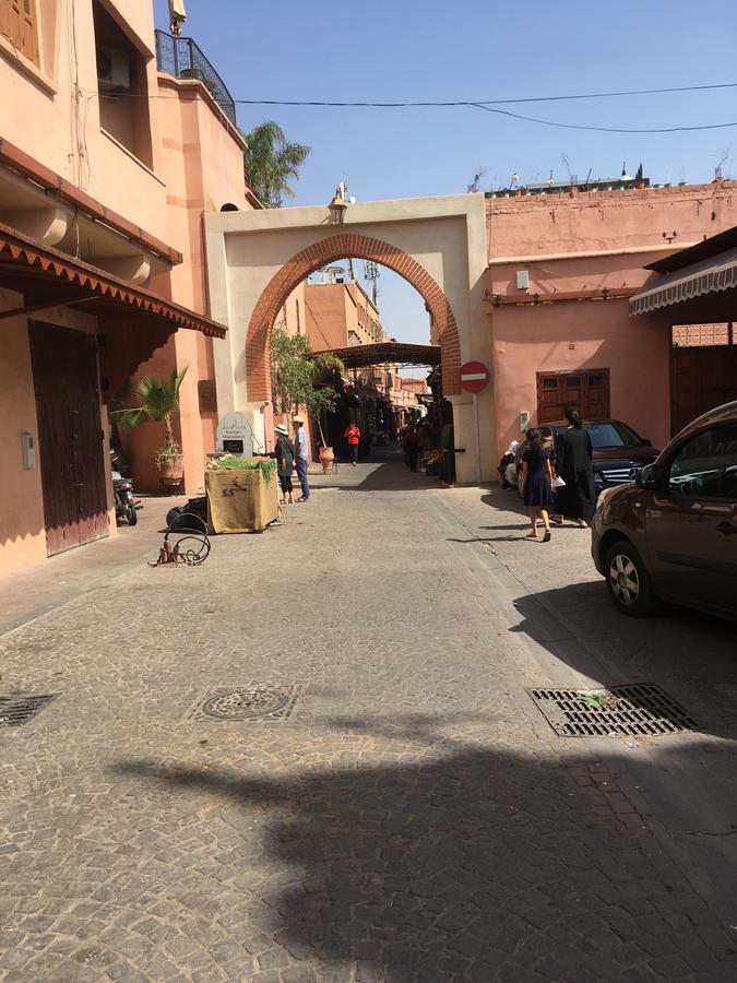Riad Laly Tourisme Eclaire Le Bijou De La Medina Marraquexe Exterior foto